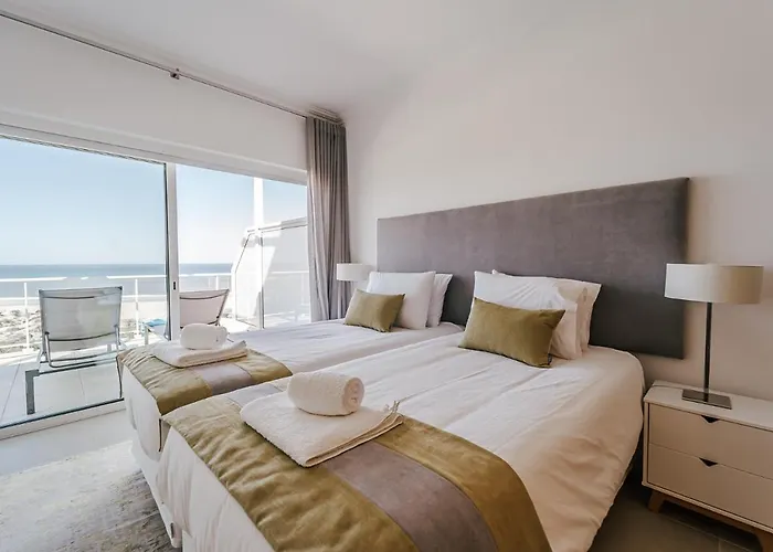 Beachfront Atlantic Sunset A07 Apartment